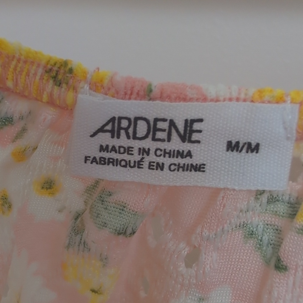 ARDENE FLORAL CROP TOP WITH PUFFY SLEEVES SIZE MEDIUM - Picture 5 of 5